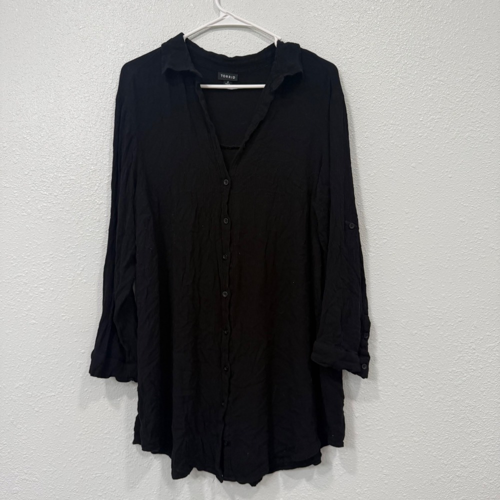 Torrid Black Crinkle Rayon Button Down Roll Tab Sleeve Tunic Top Size 2 Plus